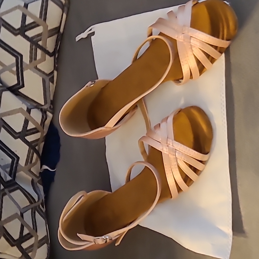 I am selling champagne dressy shoes for evening or dancing. Size 9